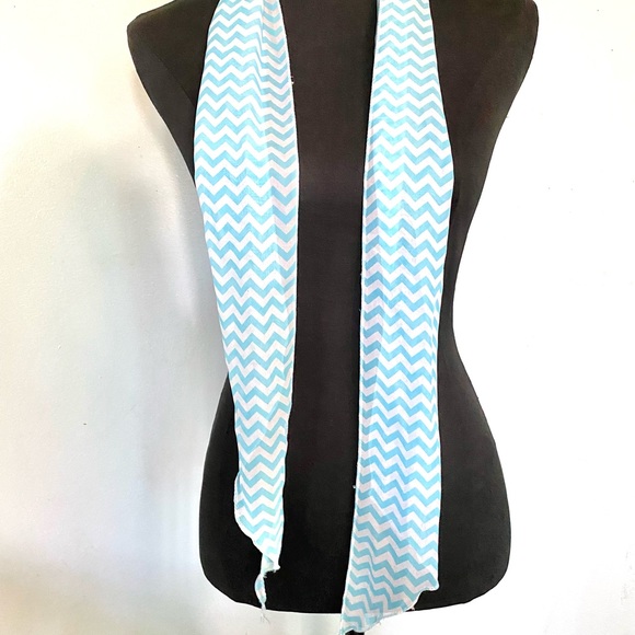 NWOT 4 Zig Zag Blue Teal White Light Blue Scarves - Picture 3 of 5